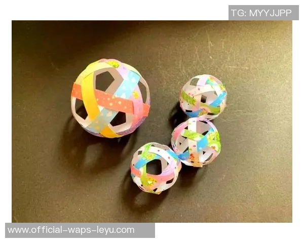 手工折纸足球的创意制作与技巧分享让你的折纸艺术更具趣味性与挑战性